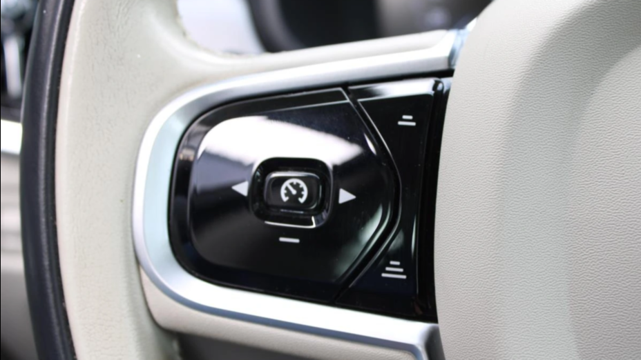 VOLVO V90 V90 D4 Momentum aut
