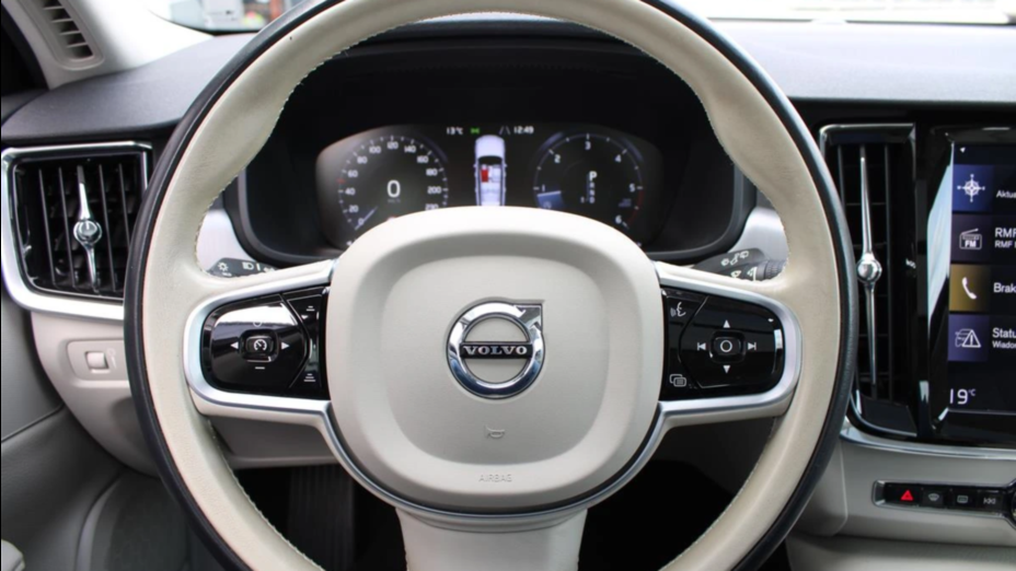 VOLVO V90 V90 D4 Momentum aut