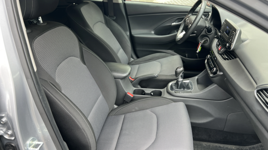 HYUNDAI i30 i30 1.5 DPI Modern