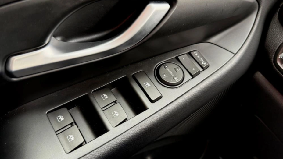 HYUNDAI i30 i30 1.5 T-GDI 48V Smart DCT