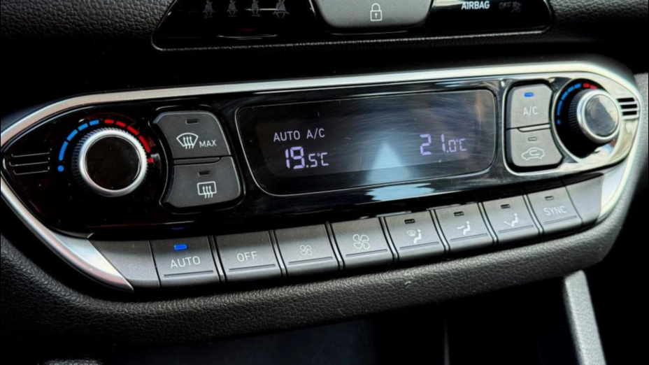HYUNDAI i30 i30 1.5 T-GDI 48V Smart DCT