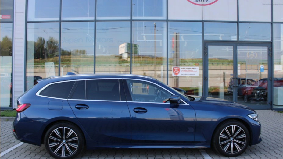 BMW Seria 3 320d xDrive Luxury Line aut
