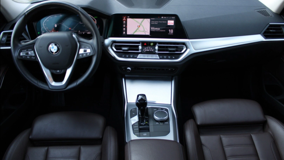 BMW Seria 3 320d xDrive Luxury Line aut