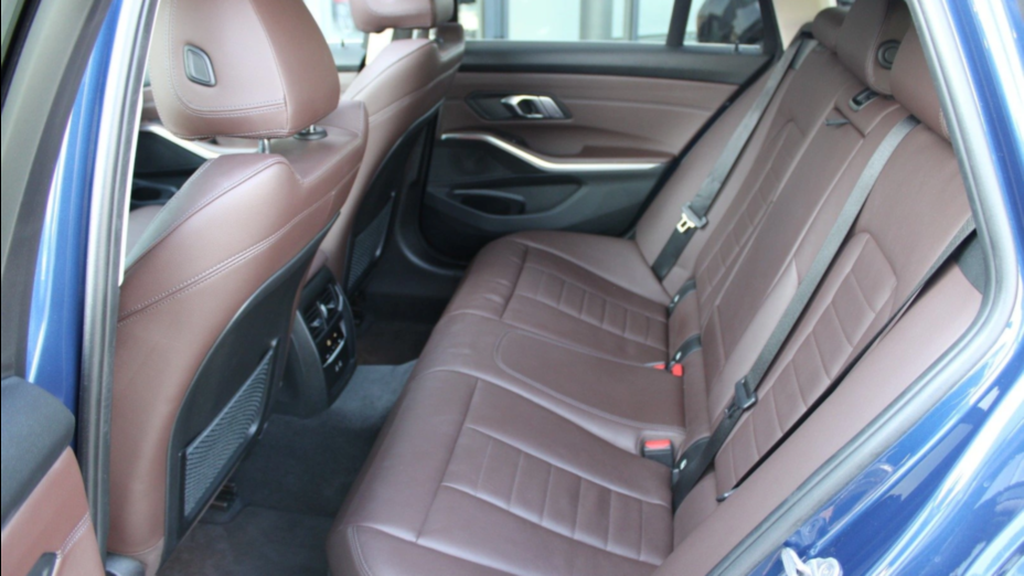 BMW Seria 3 320d xDrive Luxury Line aut