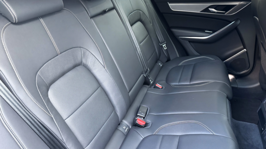 JAGUAR F-Pace F-Pace 2.0 D200 mHEV AWD R-Dynamic SE