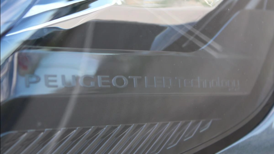 PEUGEOT 2008 2008 1.2 PureTech Allure S&S EAT8