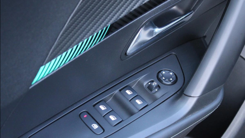 PEUGEOT 2008 2008 1.2 PureTech Allure S&S EAT8