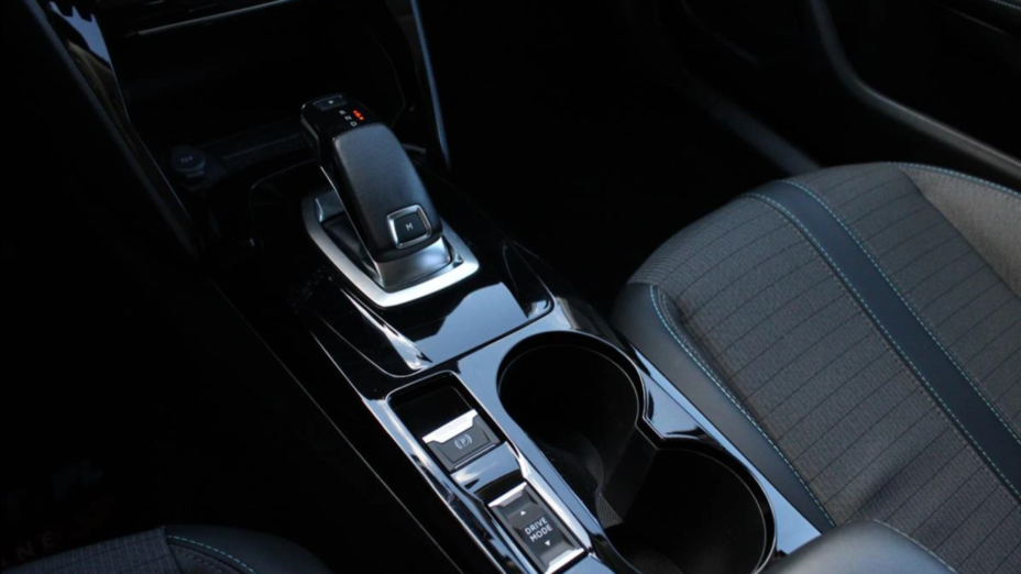 PEUGEOT 2008 2008 1.2 PureTech Allure S&S EAT8