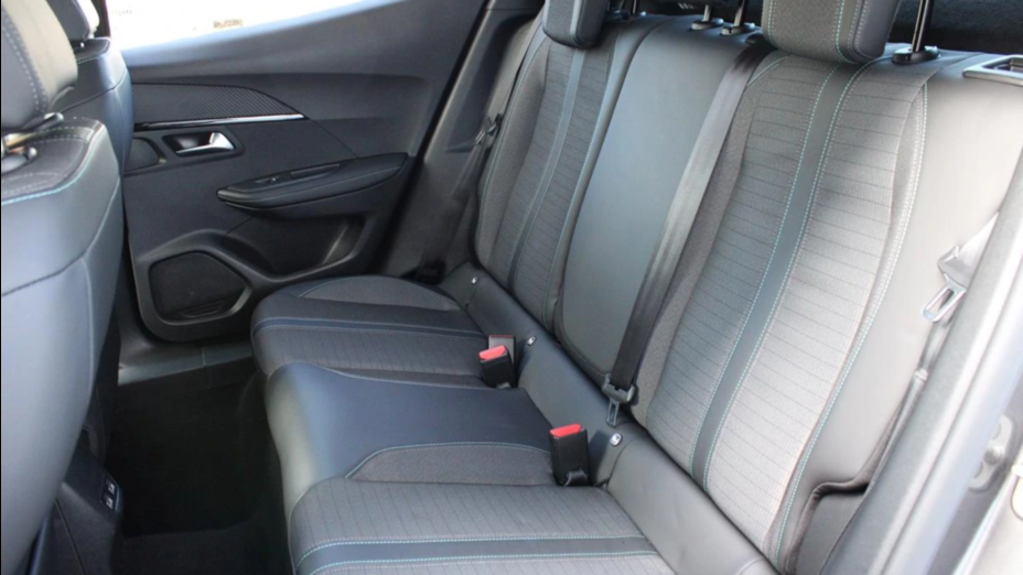 PEUGEOT 2008 2008 1.2 PureTech Allure S&S EAT8