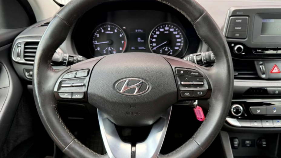 HYUNDAI i30 i30 1.5 DPI Classic +