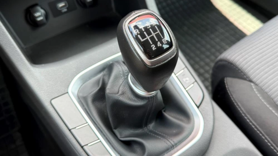 HYUNDAI i30 i30 1.5 DPI Classic +