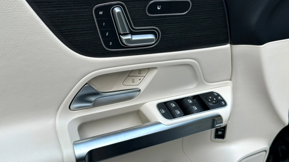 MERCEDES-BENZ GLB GLB 250 Progressive 8G-DCT