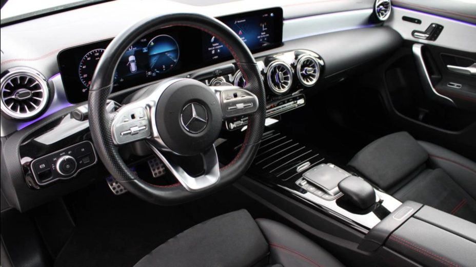 MERCEDES-BENZ CLA CLA 200 d AMG Line 8G-DCT