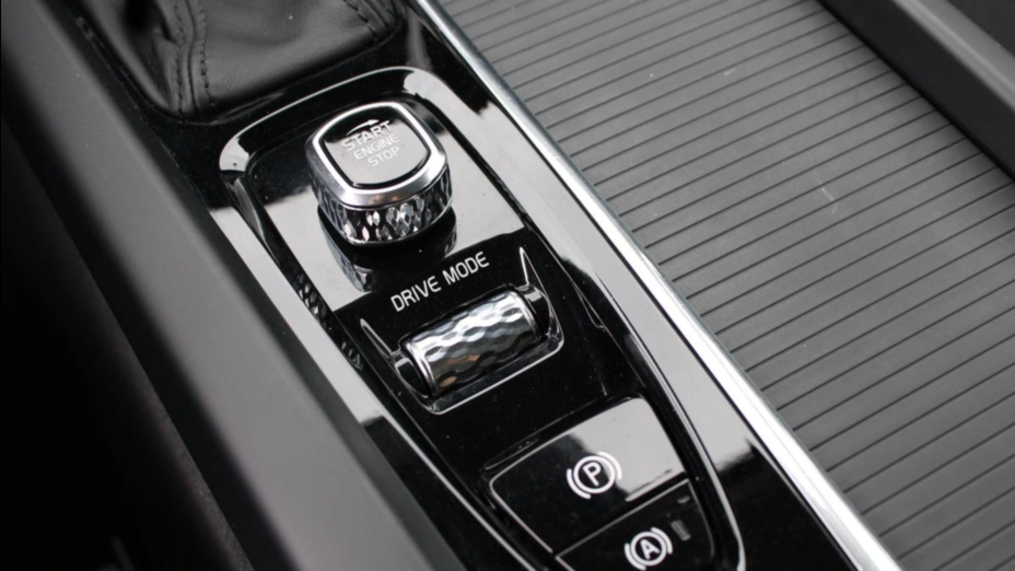VOLVO V60 V60 D3 AWD Momentum Pro aut