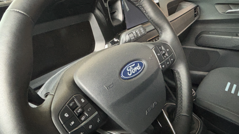 FORD Tourneo Courier Tourneo Courier 1.0 EcoBoost Active Nowy
