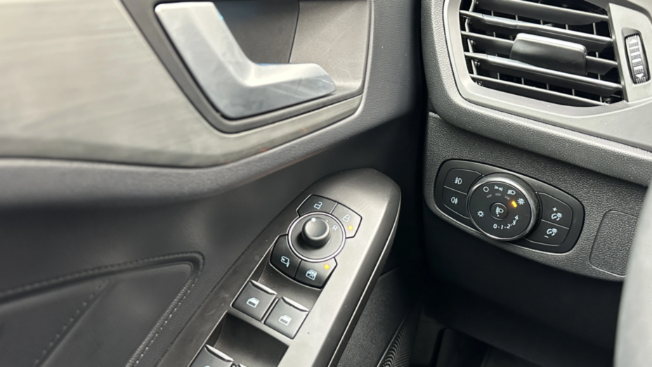 FORD Focus Focus 1.0 EcoBoost mHEV Titanium X