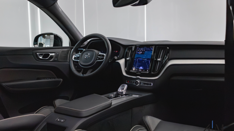 VOLVO XC60 XC60 B4 D AWD Plus Dark aut