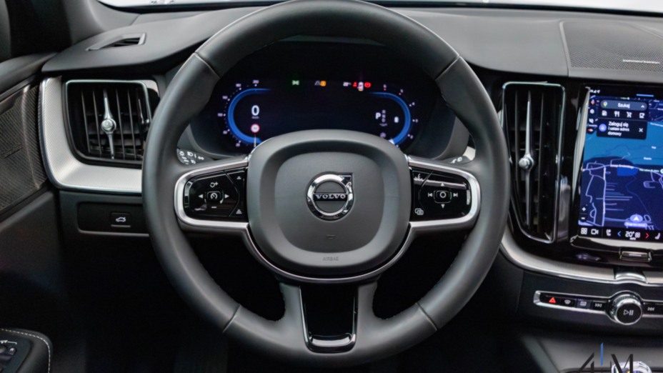 VOLVO XC60 XC60 B4 D AWD Plus Dark aut