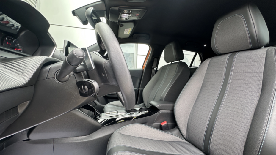 PEUGEOT 2008 2008 1.2 PureTech Allure S&S EAT8