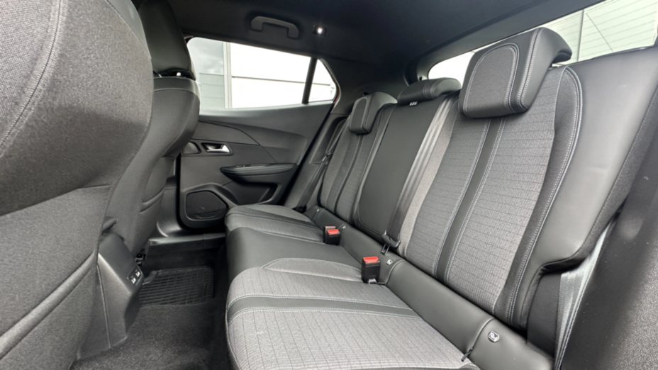 PEUGEOT 2008 2008 1.2 PureTech Allure S&S EAT8