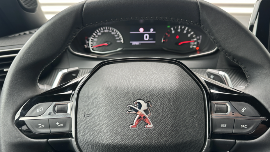 PEUGEOT 2008 2008 1.2 PureTech Allure S&S EAT8