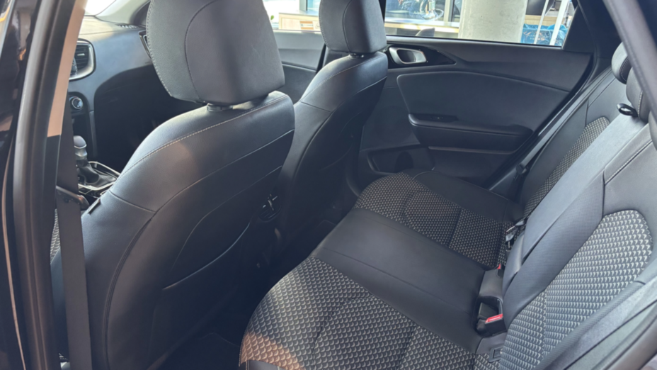 KIA Cee'd Ceed 1.6 GDI PHEV Business Line DCT