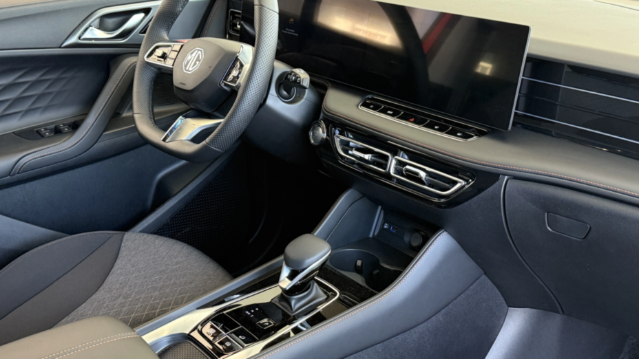 MG HS HS 1.5 T-GDI Excite DCT Nowy