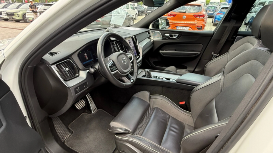 VOLVO XC60 XC60 B4 D AWD R-Design aut