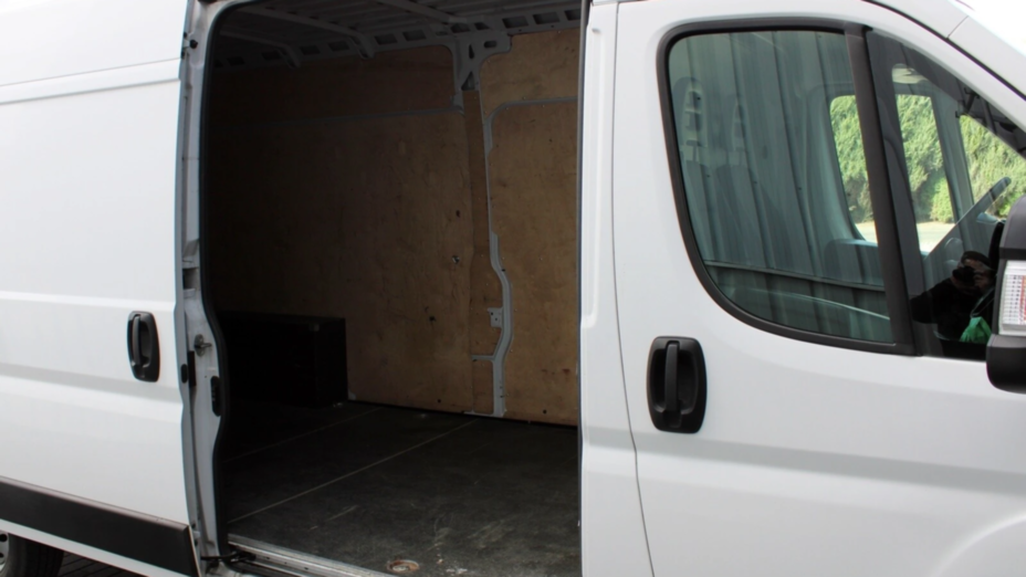 PEUGEOT Boxer Boxer 335 BlueHDi L3H2 Premium