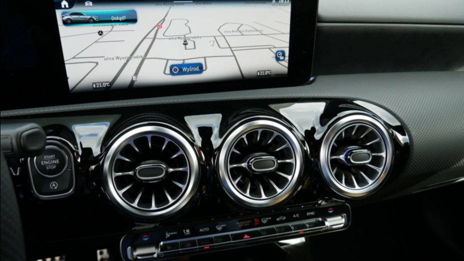 MERCEDES-BENZ A Klasa A 200 AMG Line 7G-DCT