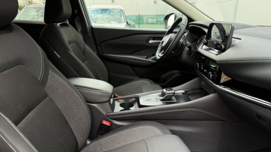 NISSAN Qashqai Qashqai 1.3 DIG-T N-Connecta DCT