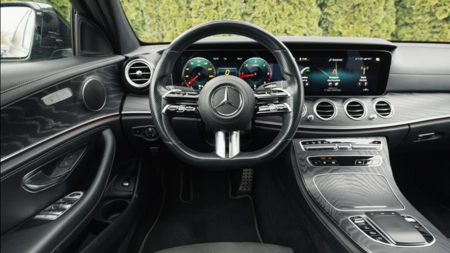 MERCEDES-BENZ E Klasa E 220 d AMG