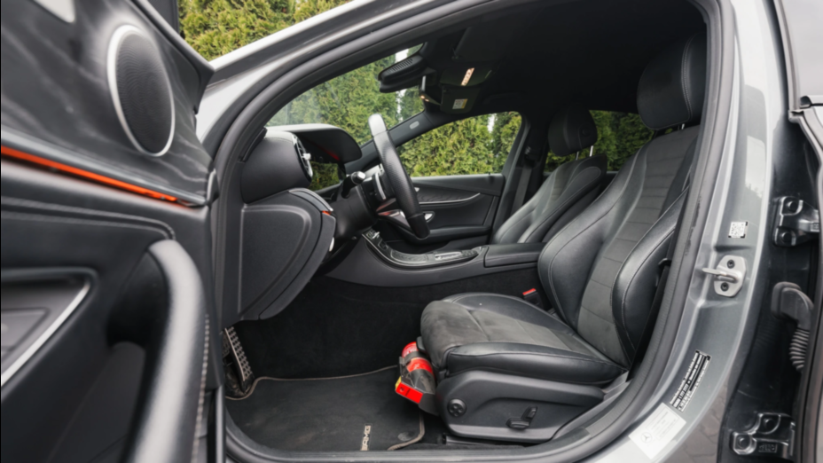 MERCEDES-BENZ E Klasa E 220 d AMG