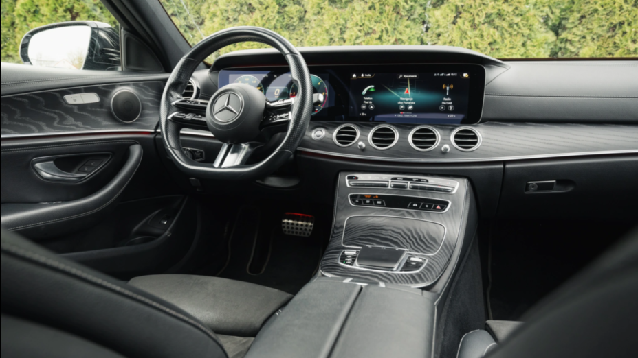 MERCEDES-BENZ E Klasa E 220 d AMG