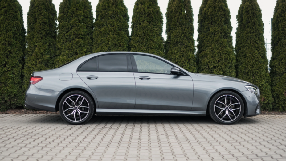 MERCEDES-BENZ E Klasa E 220 d AMG