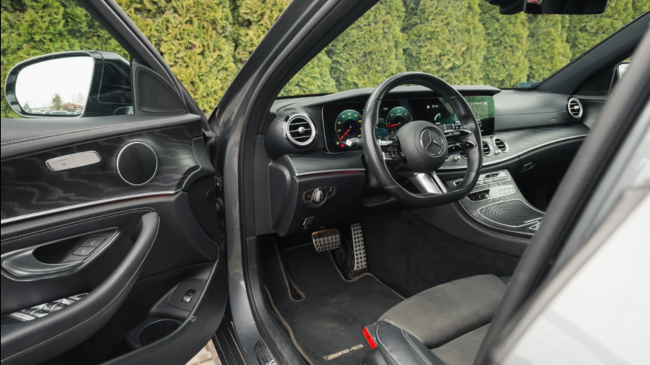 MERCEDES-BENZ E Klasa E 220 d AMG