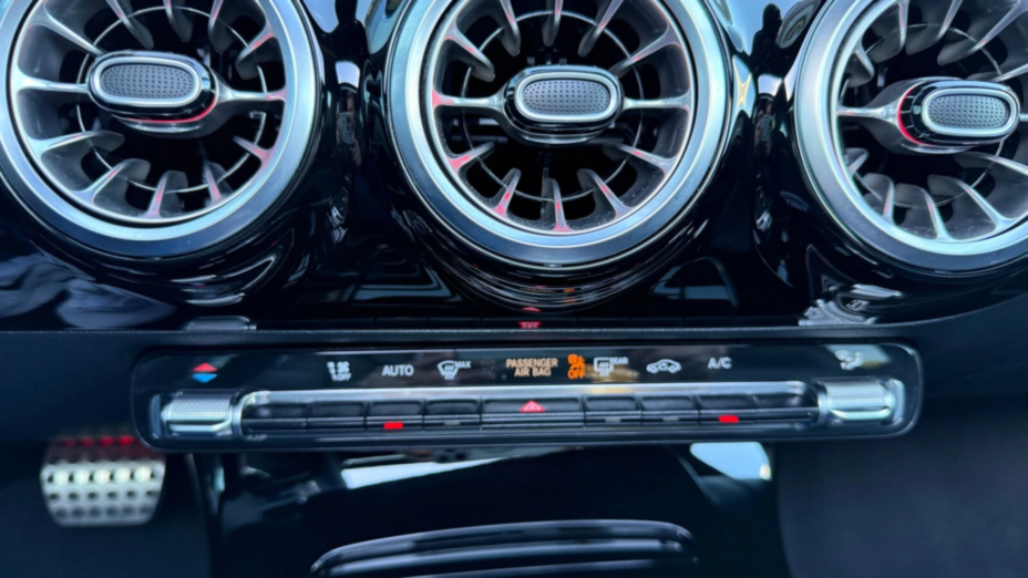 MERCEDES-BENZ CLA CLA 200 AMG Line 7G-DCT