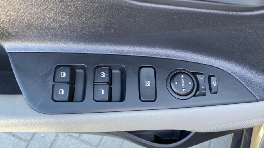 KIA Stonic Stonic 1.0 T-GDI mHEV L