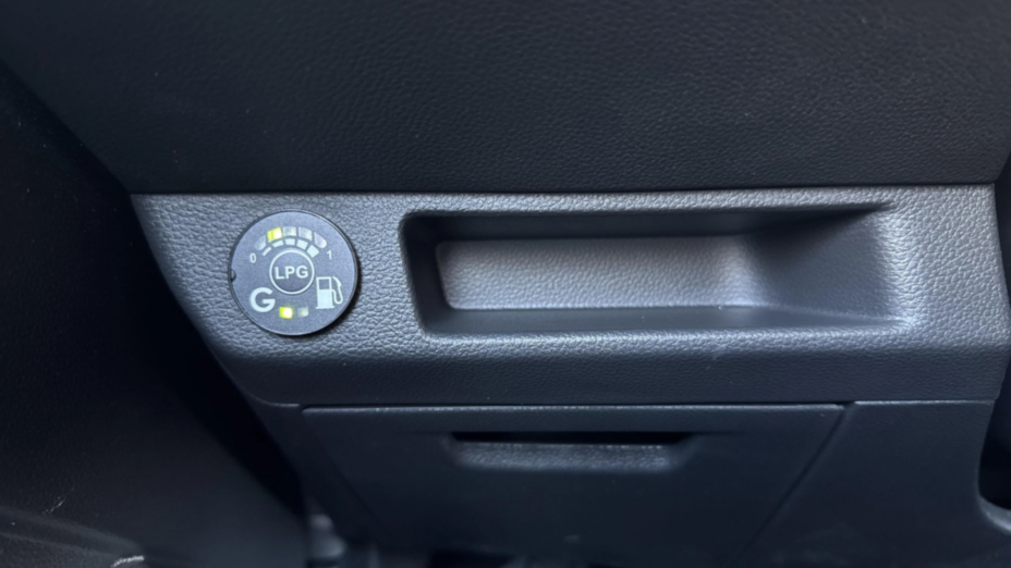 RENAULT Clio Clio 1.0 TCe Techno LPG