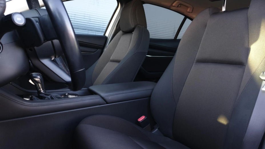MAZDA 3 3 2.0 mHEV Hikari aut