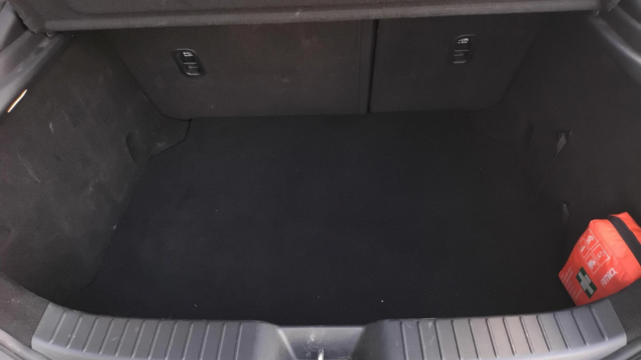 MAZDA 3 3 2.0 mHEV Hikari aut