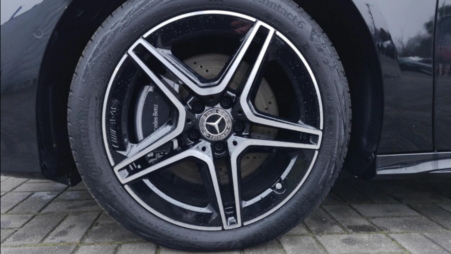 MERCEDES-BENZ A Klasa A 250 e AMG Line 8G-DCT