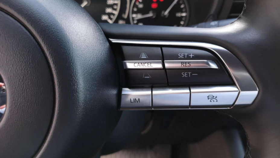 MAZDA 3 3 2.0 mHEV Kanjo aut