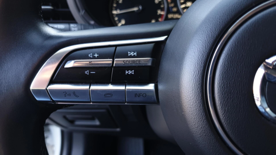 MAZDA 3 3 2.0 mHEV Hikari aut
