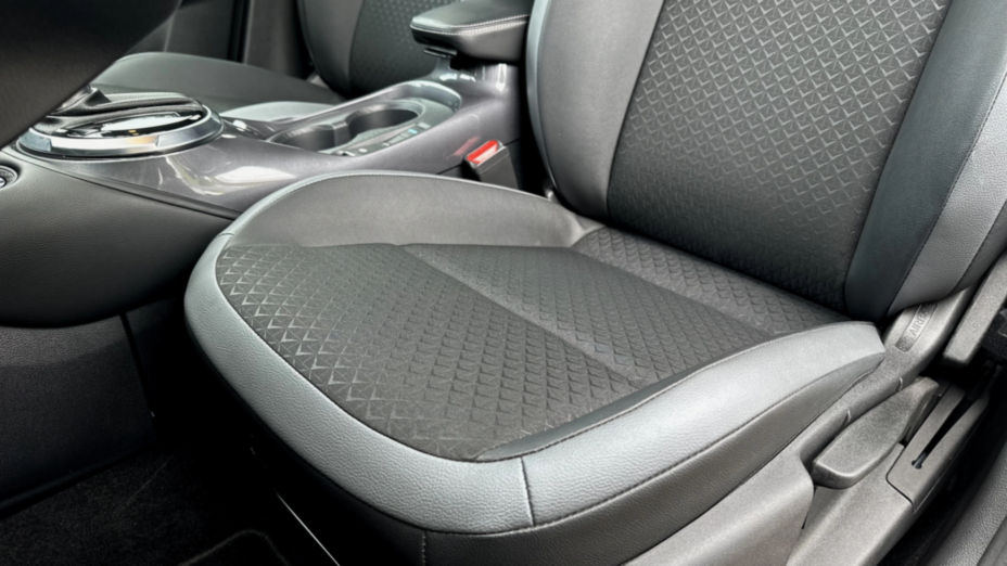 NISSAN Juke Juke 1.6 Hybrid N-Connecta AMT