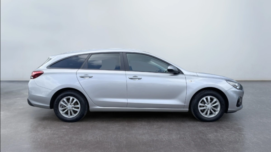 HYUNDAI i30 i30 1.5 DPI Classic +
