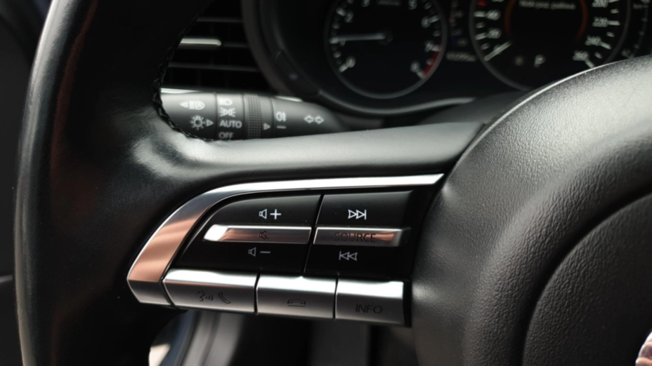 MAZDA 3 3 2.0 mHEV Kanjo aut