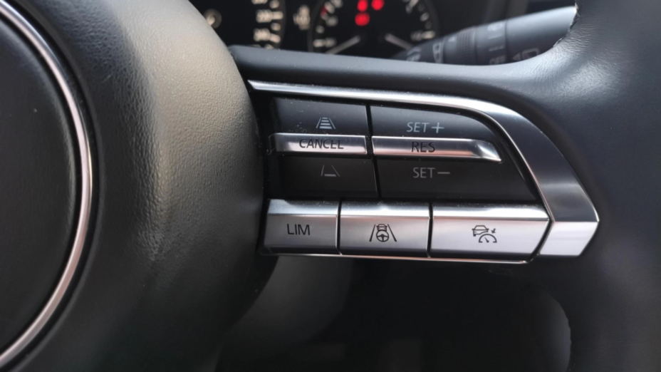 MAZDA 3 3 2.0 mHEV Hikari aut