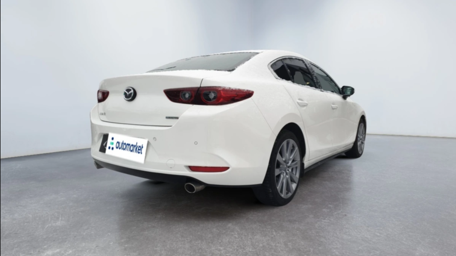MAZDA 3 3 2.0 mHEV Hikari aut