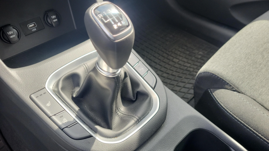 HYUNDAI i30 i30 1.0 T-GDI Smart